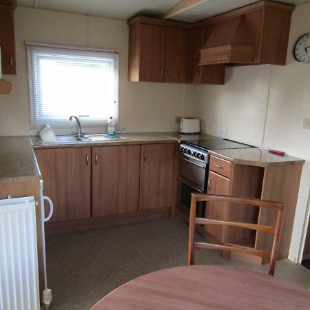 Fenlake Holiday Accommodation Metheringham Bagian luar foto