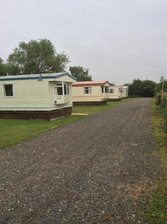 Fenlake Holiday Accommodation Metheringham Bagian luar foto