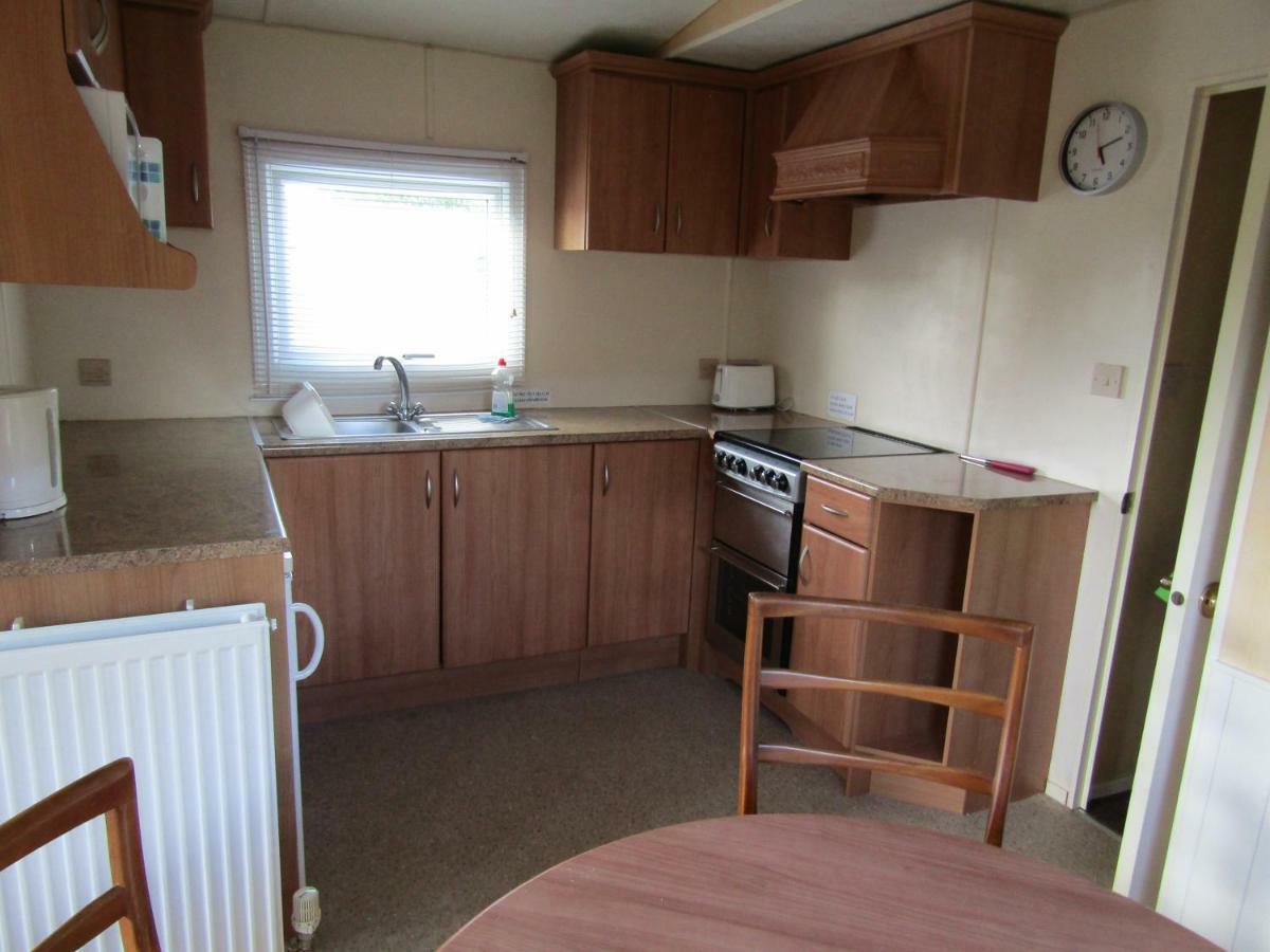 Fenlake Holiday Accommodation Metheringham Bagian luar foto