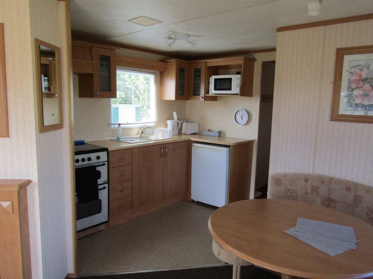 Fenlake Holiday Accommodation Metheringham Bagian luar foto