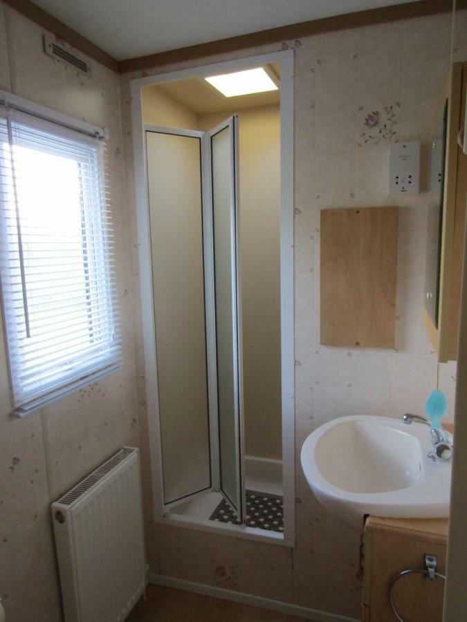 Fenlake Holiday Accommodation Metheringham Bagian luar foto