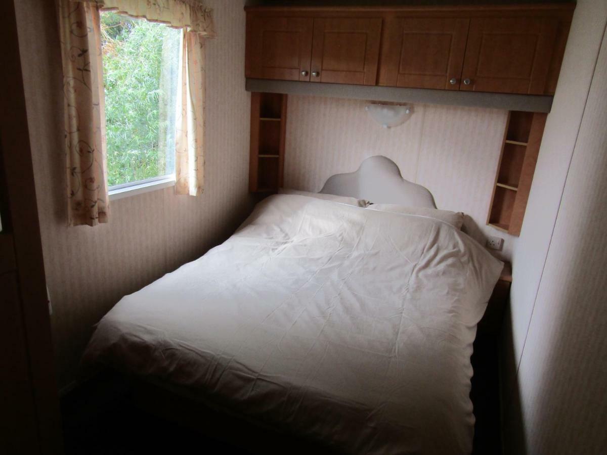 Fenlake Holiday Accommodation Metheringham Bagian luar foto