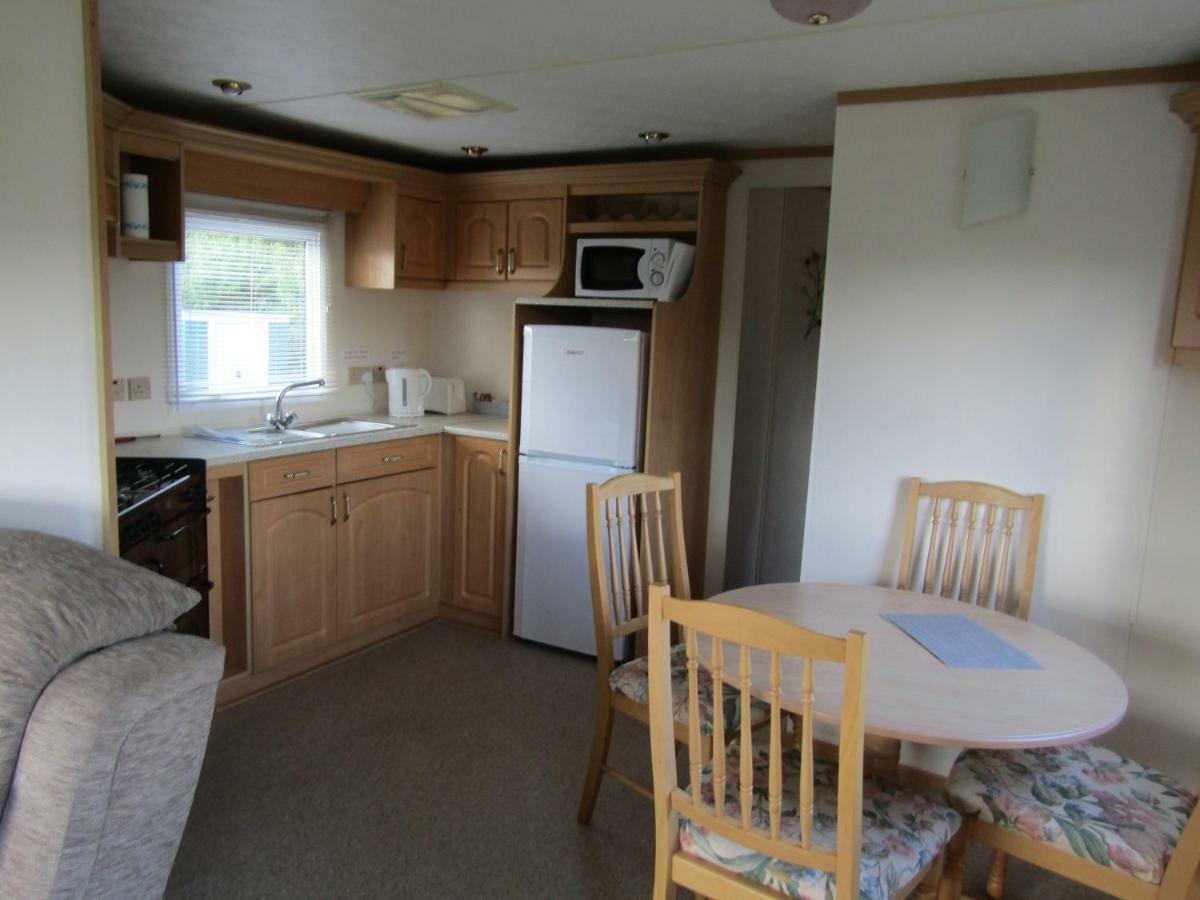Fenlake Holiday Accommodation Metheringham Bagian luar foto