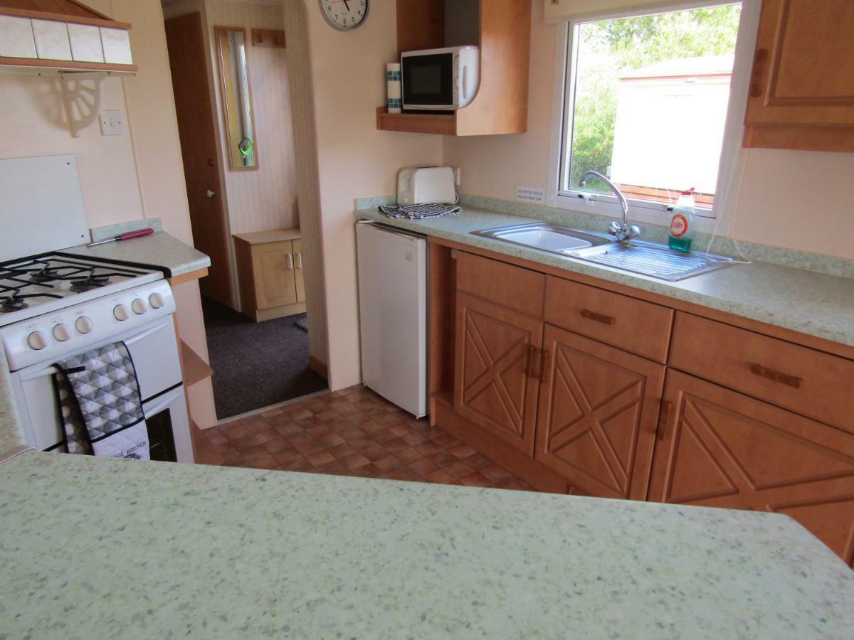 Fenlake Holiday Accommodation Metheringham Bagian luar foto