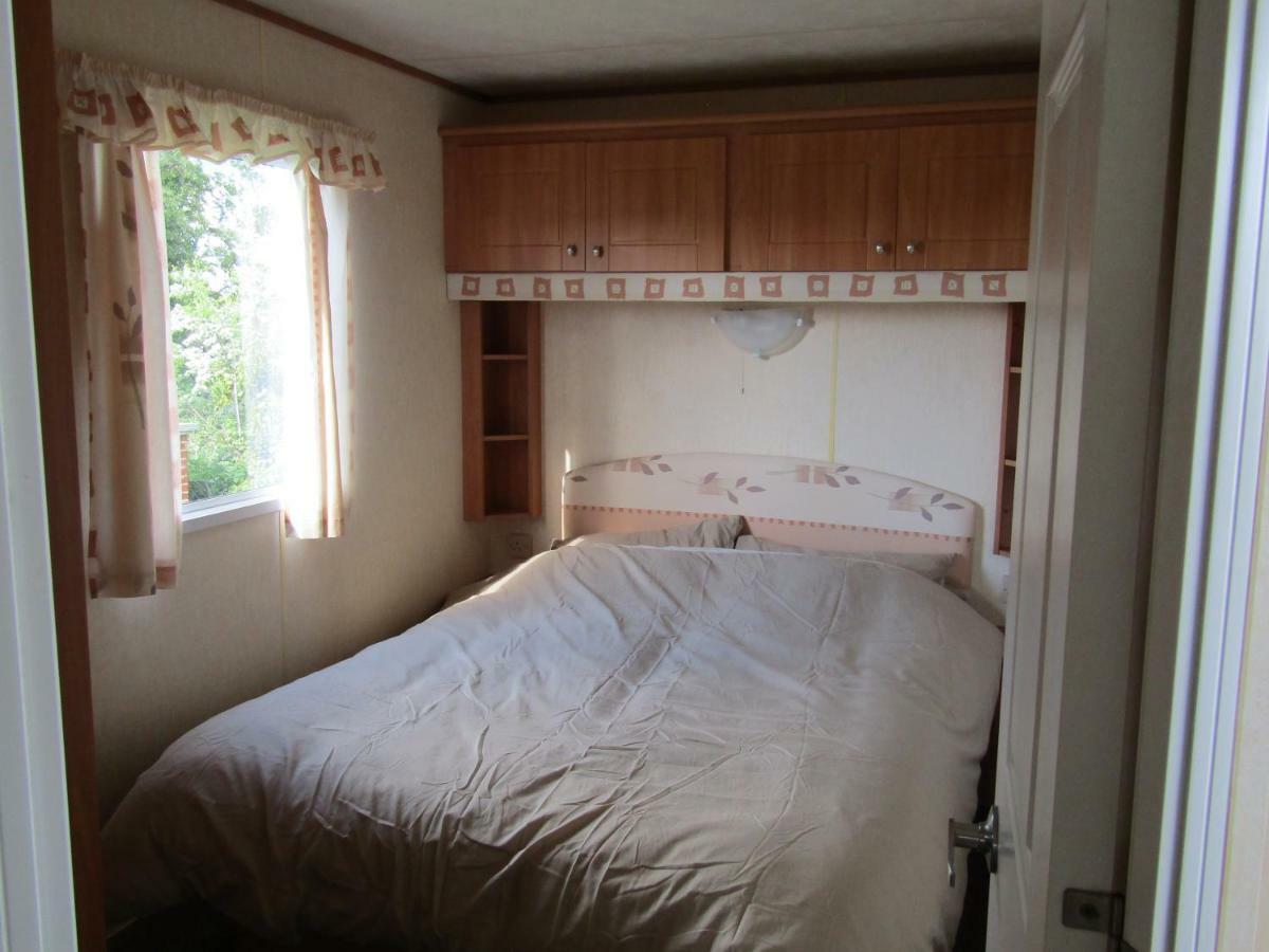 Fenlake Holiday Accommodation Metheringham Bagian luar foto