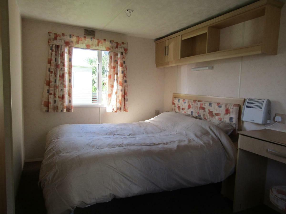 Fenlake Holiday Accommodation Metheringham Bagian luar foto