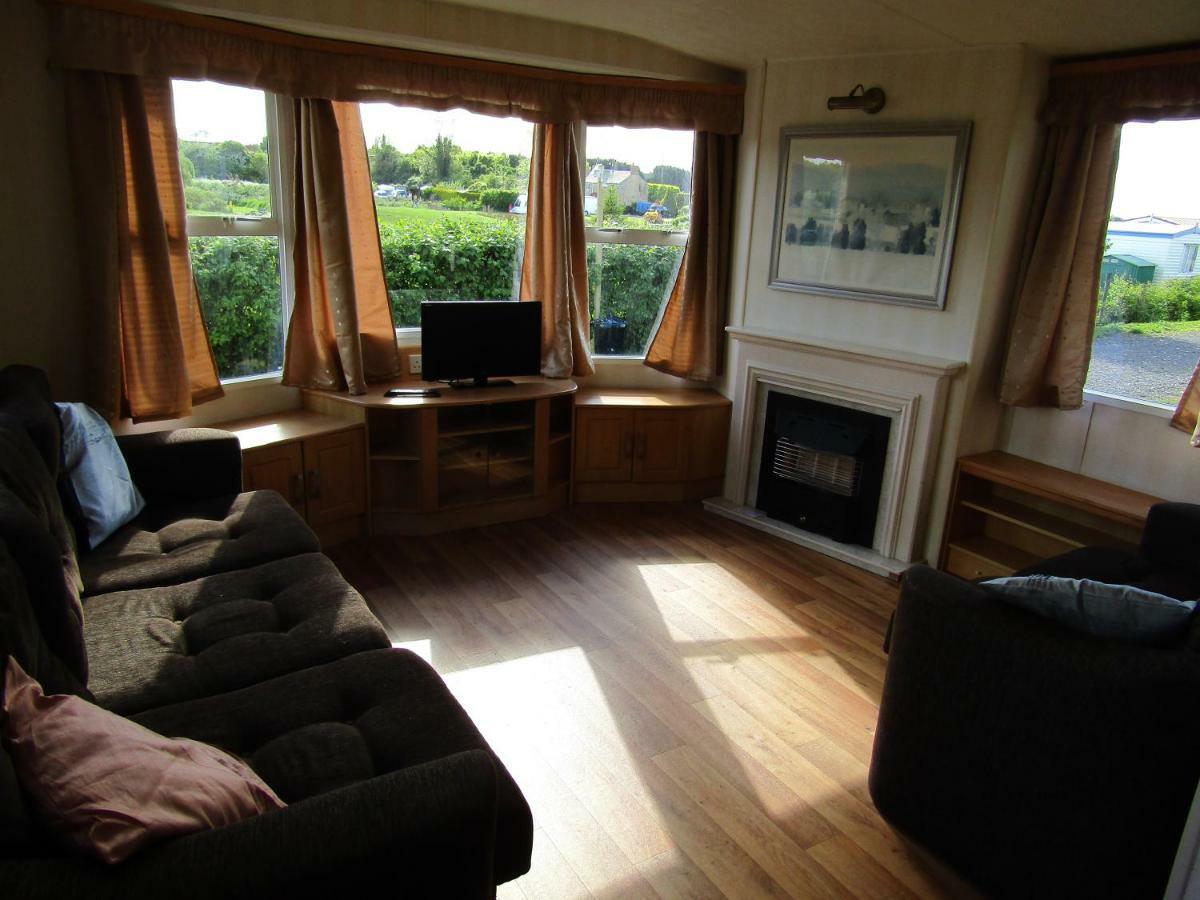 Fenlake Holiday Accommodation Metheringham Bagian luar foto